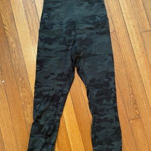 Lululemon align crop pant, camo